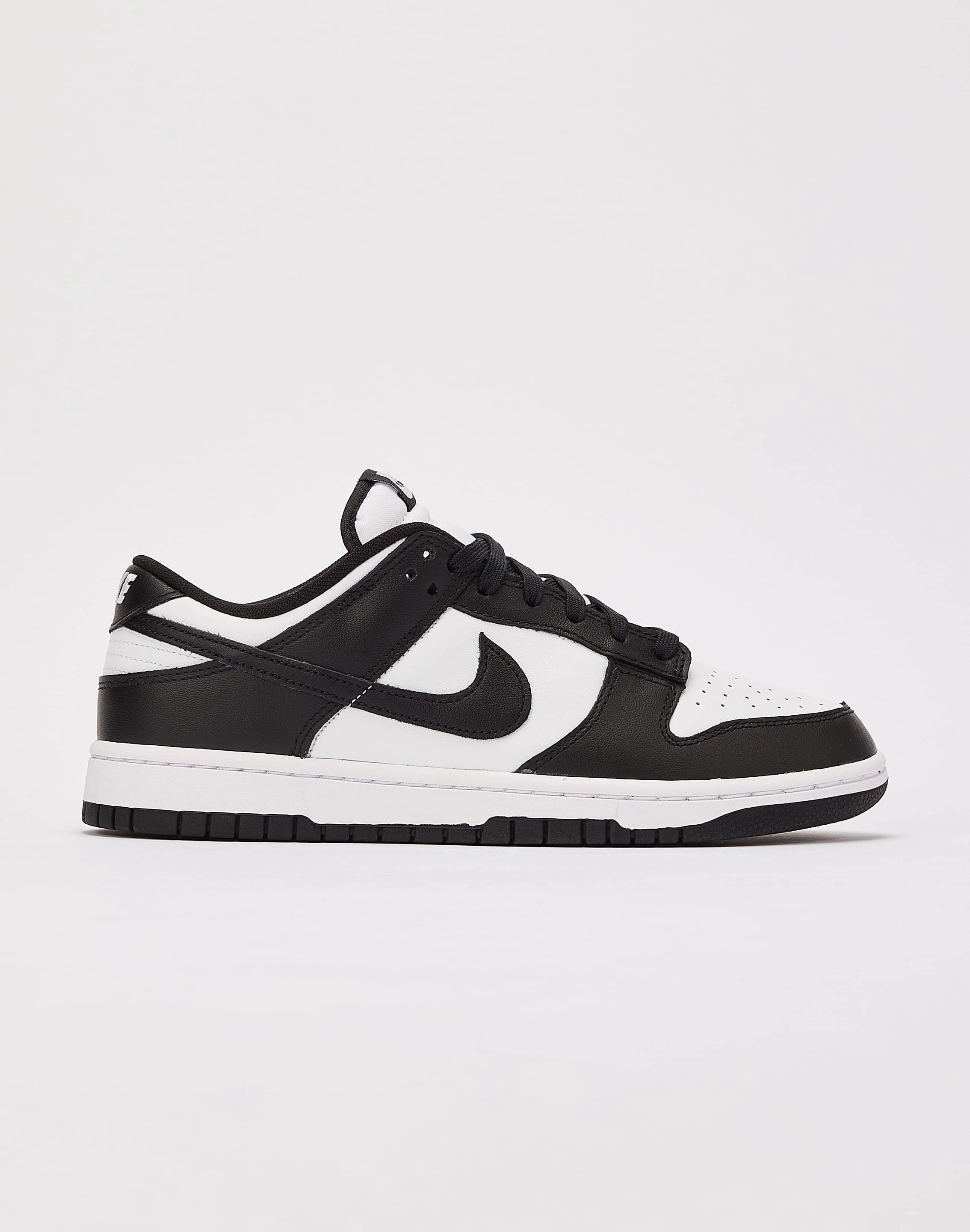 Activewear gear Nike Dunk Low Preppy style items