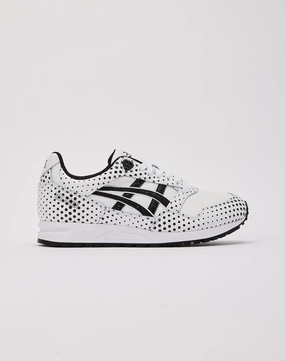 Asics GEL-SAGA Preppy style items Fashion influencers' recommendations