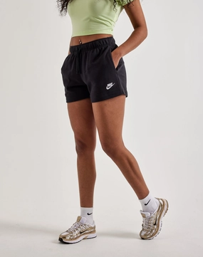 Athleisure fashion Nike Club Fleece Mid-Rise Shorts Fashion shows
