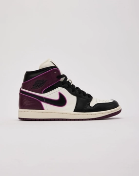 Beachwear items Jordan Air Jordan 1 Mid SE Smart casual wear