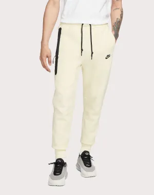 Classic fashion pieces Nike Tech Fleece Slim-Fit Joggers Minimalist fashion