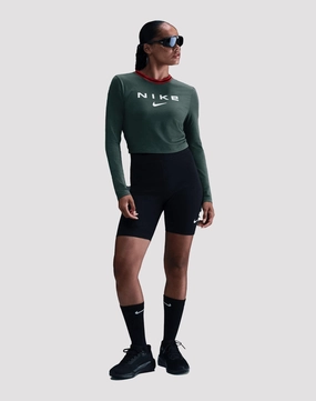 Clothing assortments Nike Sportswear Chill Knit Slim Long-Sleeve Cropped Graphic Tee Wardrobe staples