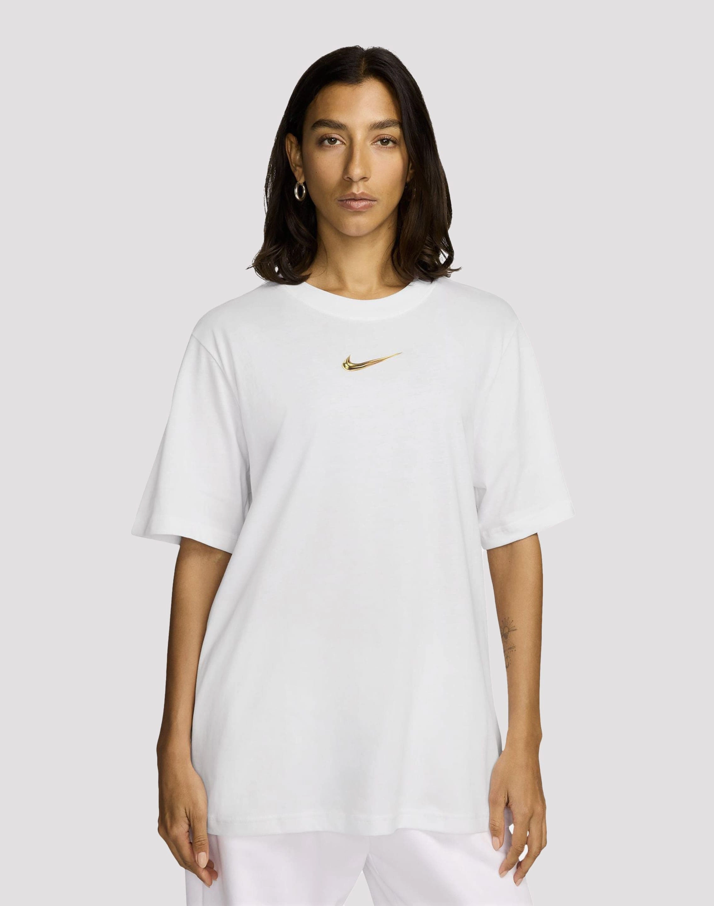 Nike Sportswear Short-Sleeve Tee Minimalist fashion Recycled fashion materials
