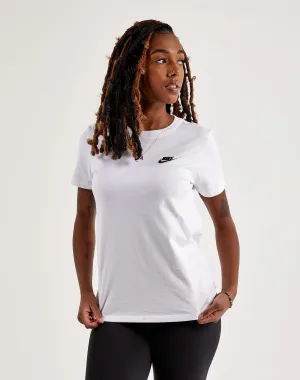 Fashion inspiration Nike Club Tee Runway fashion