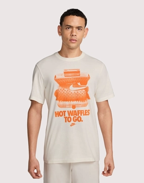 Fashion bloggers' picks Nike Sportswear Tee Linen - crafted fashion