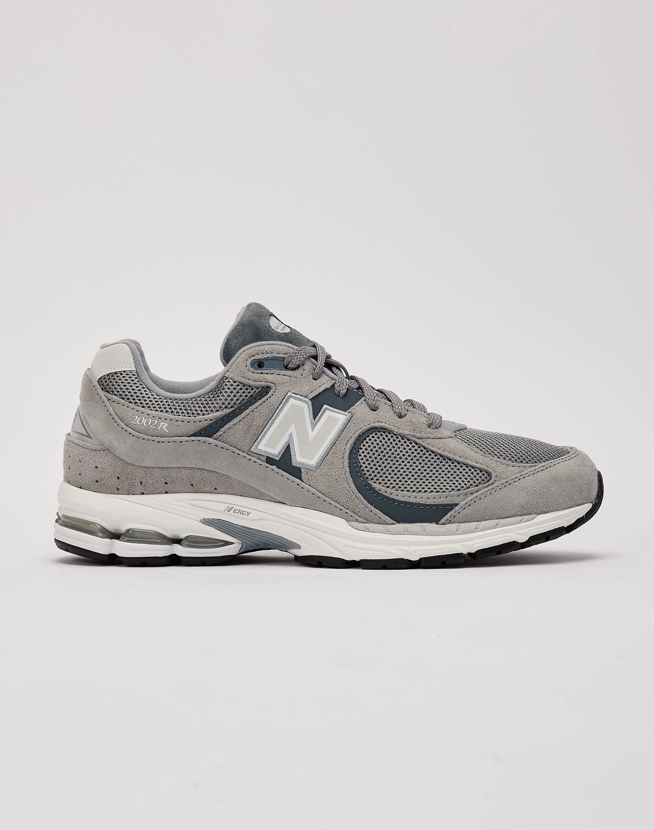 Fashion essentials New Balance 2002R Fashion shows
