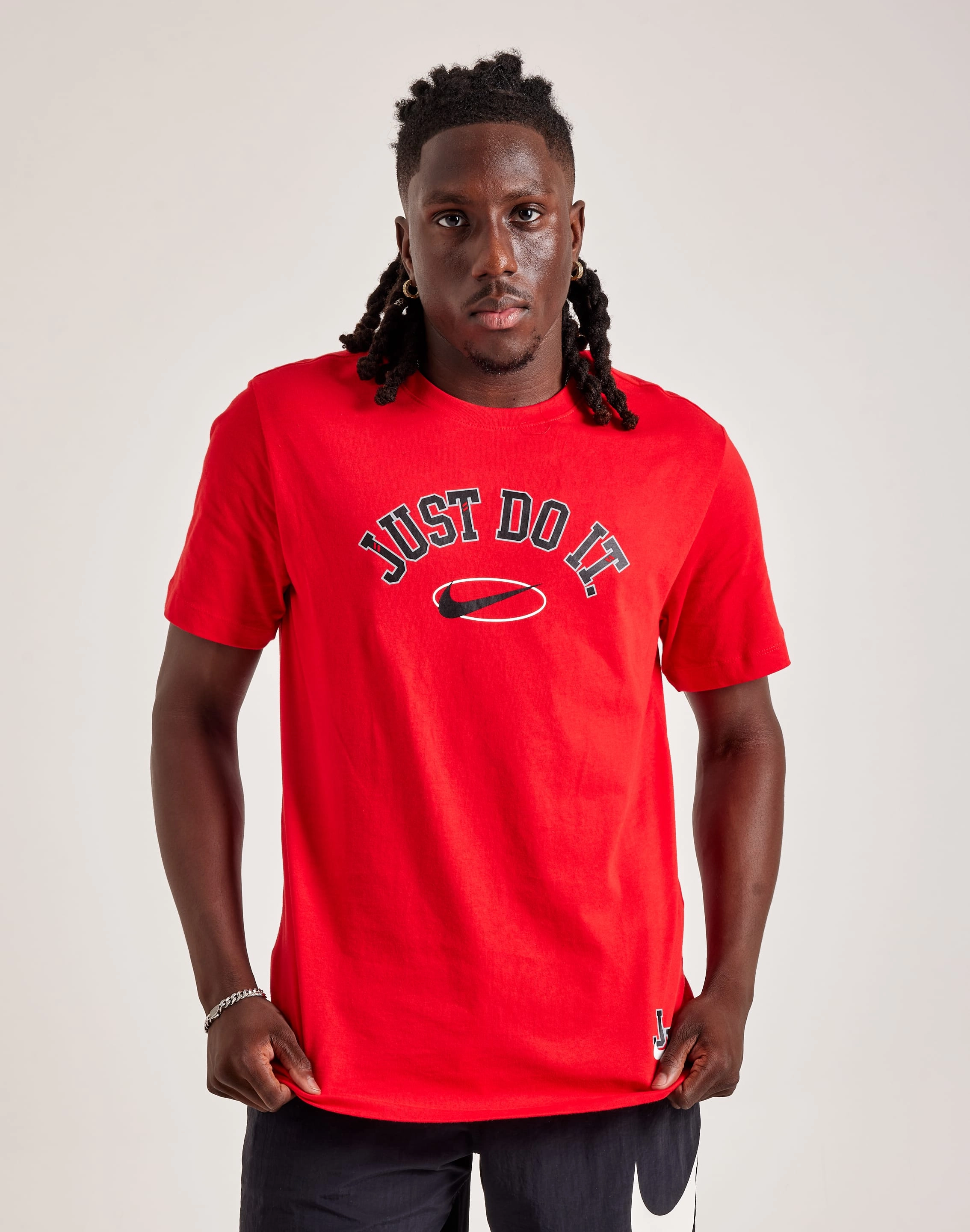 Fashion essentials Nike Just Do It Tee Embroidered fashion