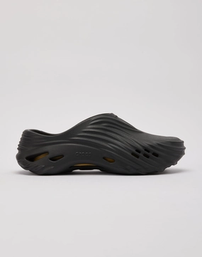 Fashion for all body types Crocs Echo Wave Fashion accessories