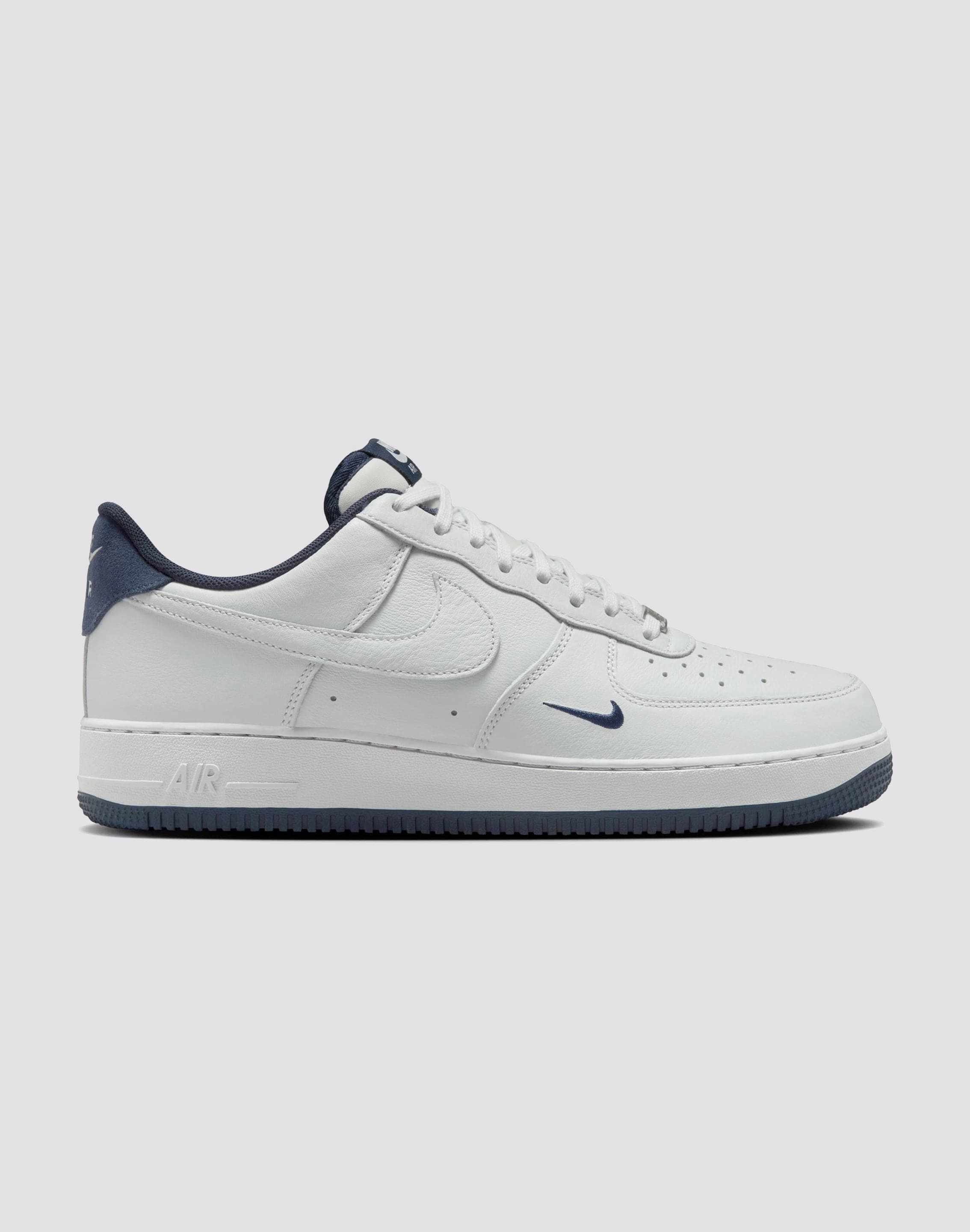 Fashion for all body types Nike Air Force 1 '07 LV8 Denim - based fashion