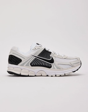 Fashion-forward items Nike Zoom Vomero 5 Casual wear options