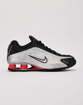 Fashion history Nike  Shox R4 Leather - material fashion