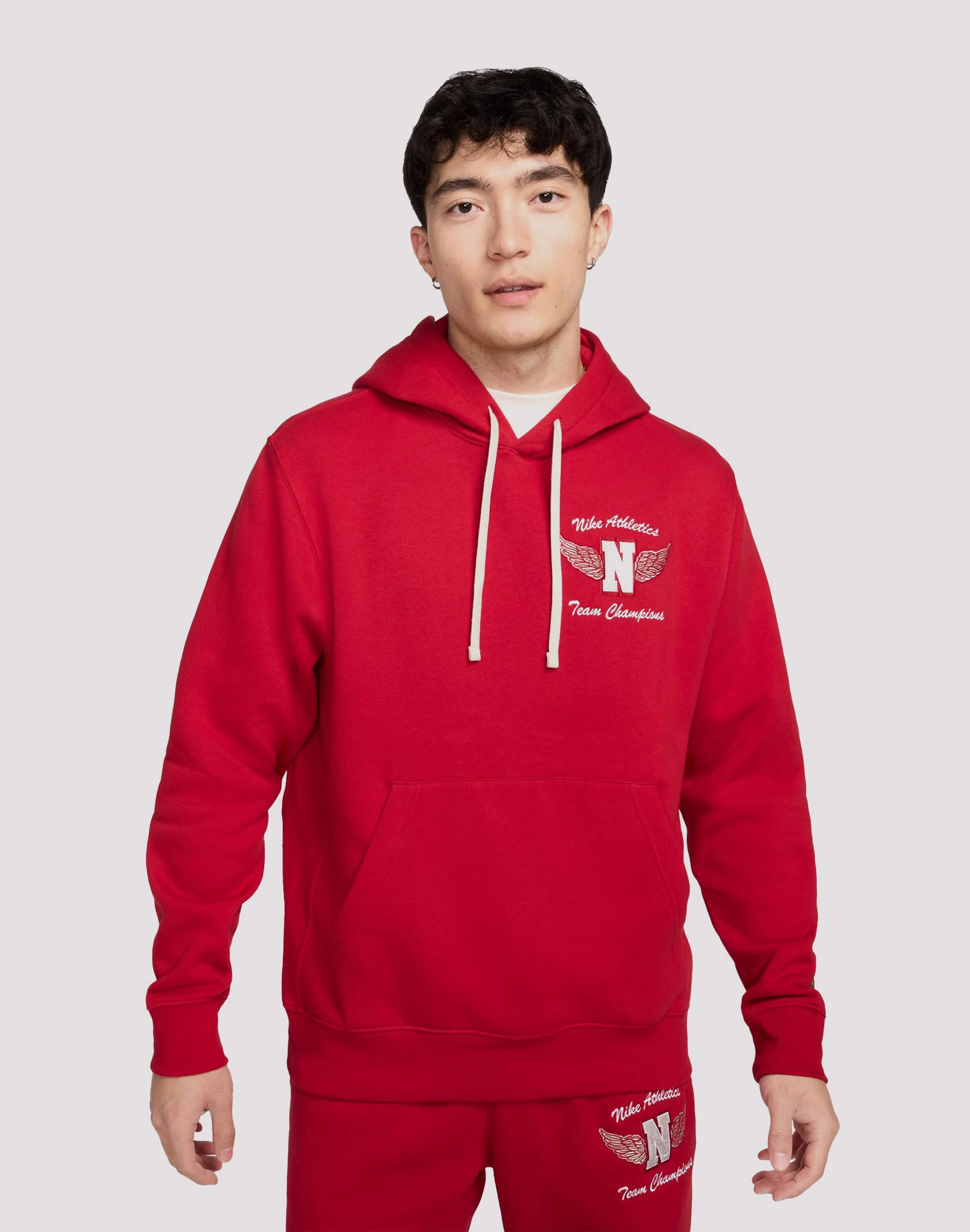 Fashion lookbook Nike Sportswear Club Fleece Hoodie Vintage - inspired fashion