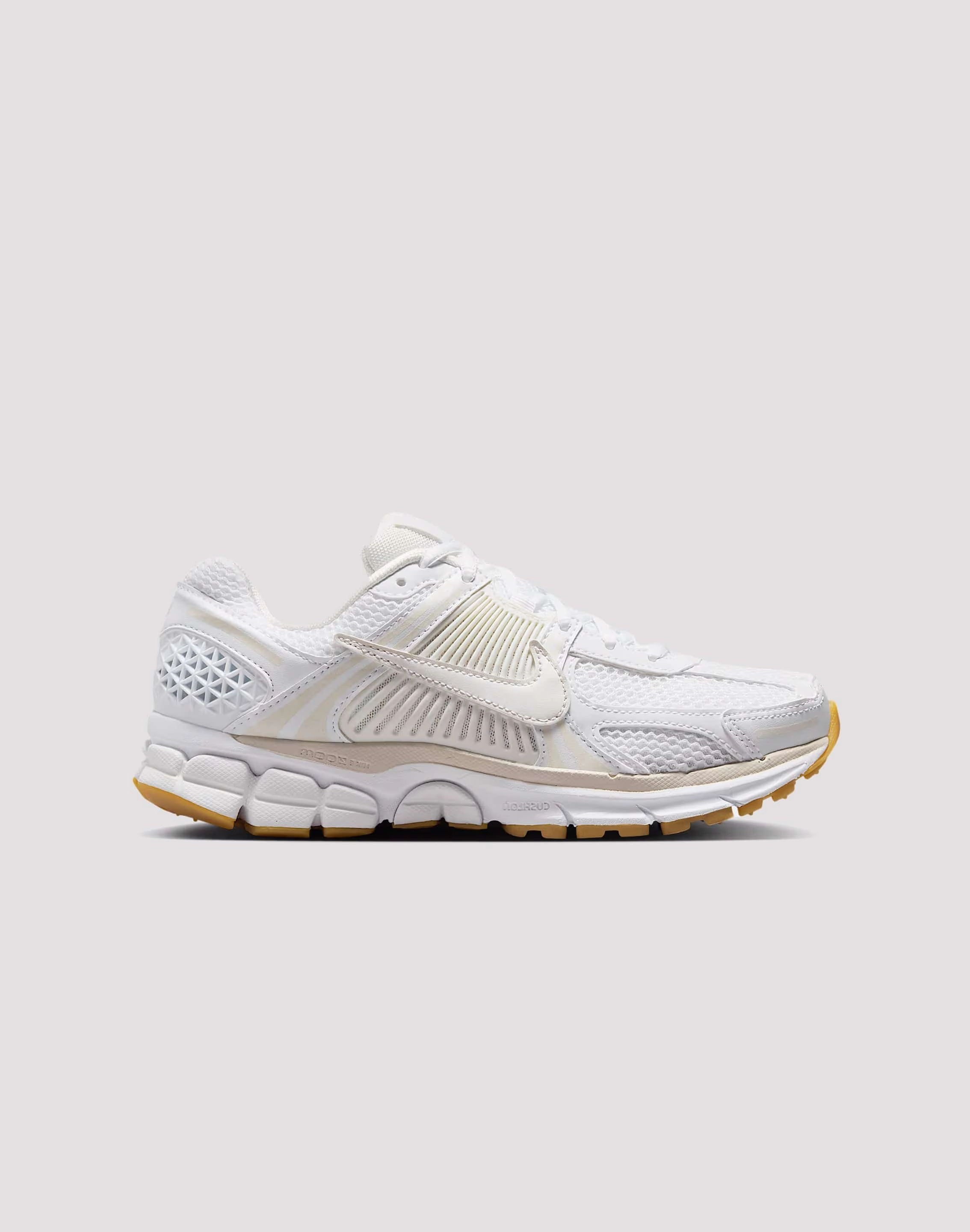 Fashion on sale Nike Zoom Vomero 5 Luxury fashion items