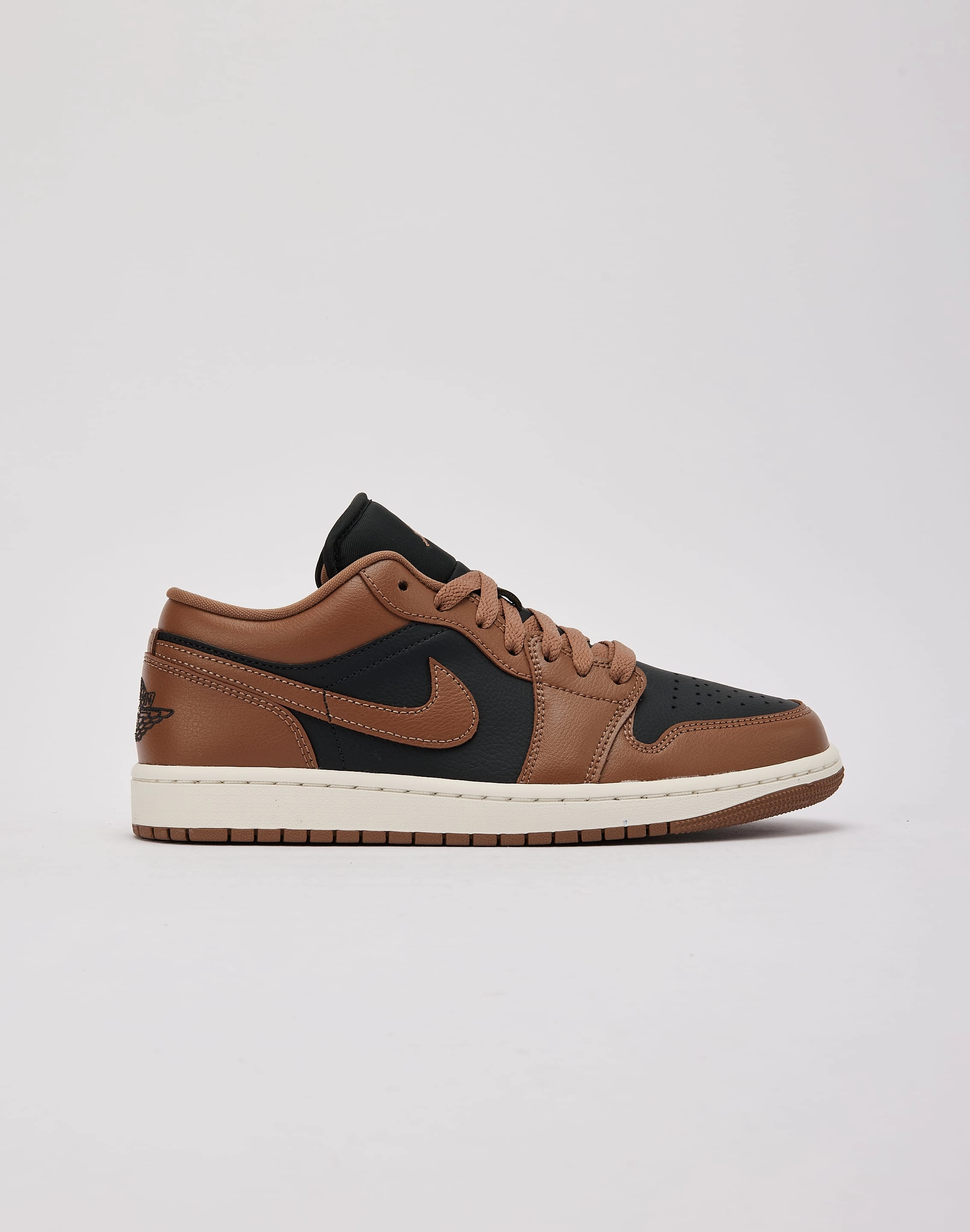 Fashion shows Jordan Air Jordan 1 Low Nautical - themed fashion