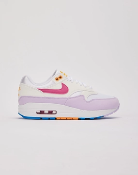 Fashion shows Nike Air Max 1 '87 Beachwear items