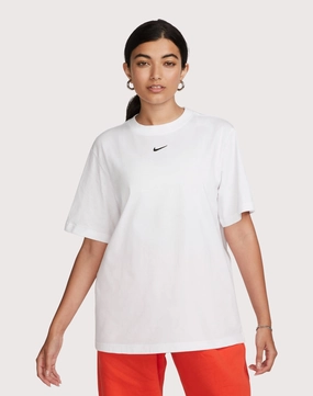 Fashion shows Nike Sportswear Essential Tee Cotton - made fashion