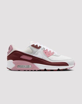 Fashion subscription services Nike Air Max 90 SE Fashion bloggers' picks
