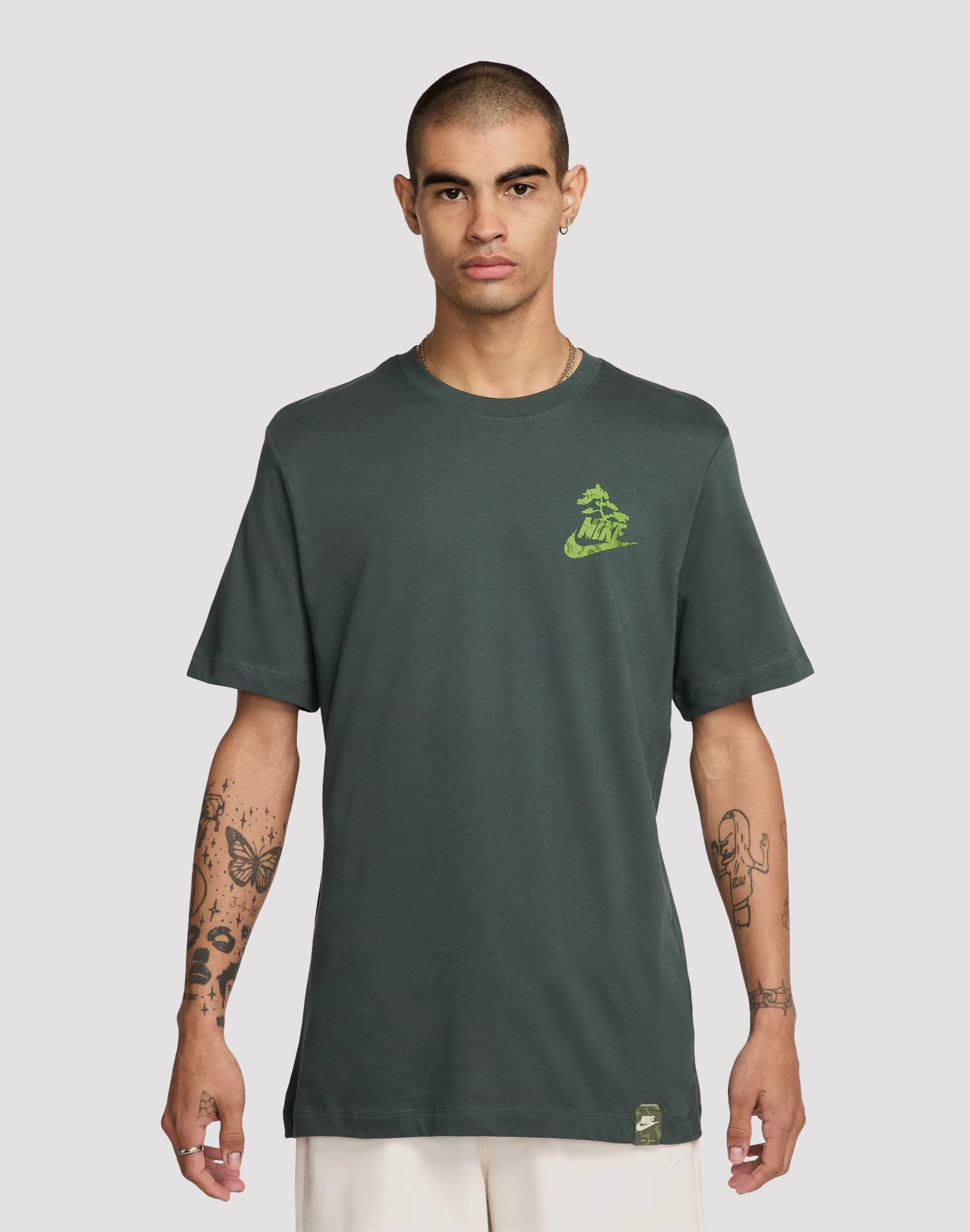 Formal wear selections Nike Sportswear Club Green Tee High - end fashion