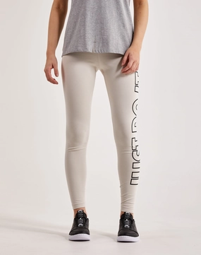 High - end fashion Nike Classics High-Waisted Leggings Fashion lookbook