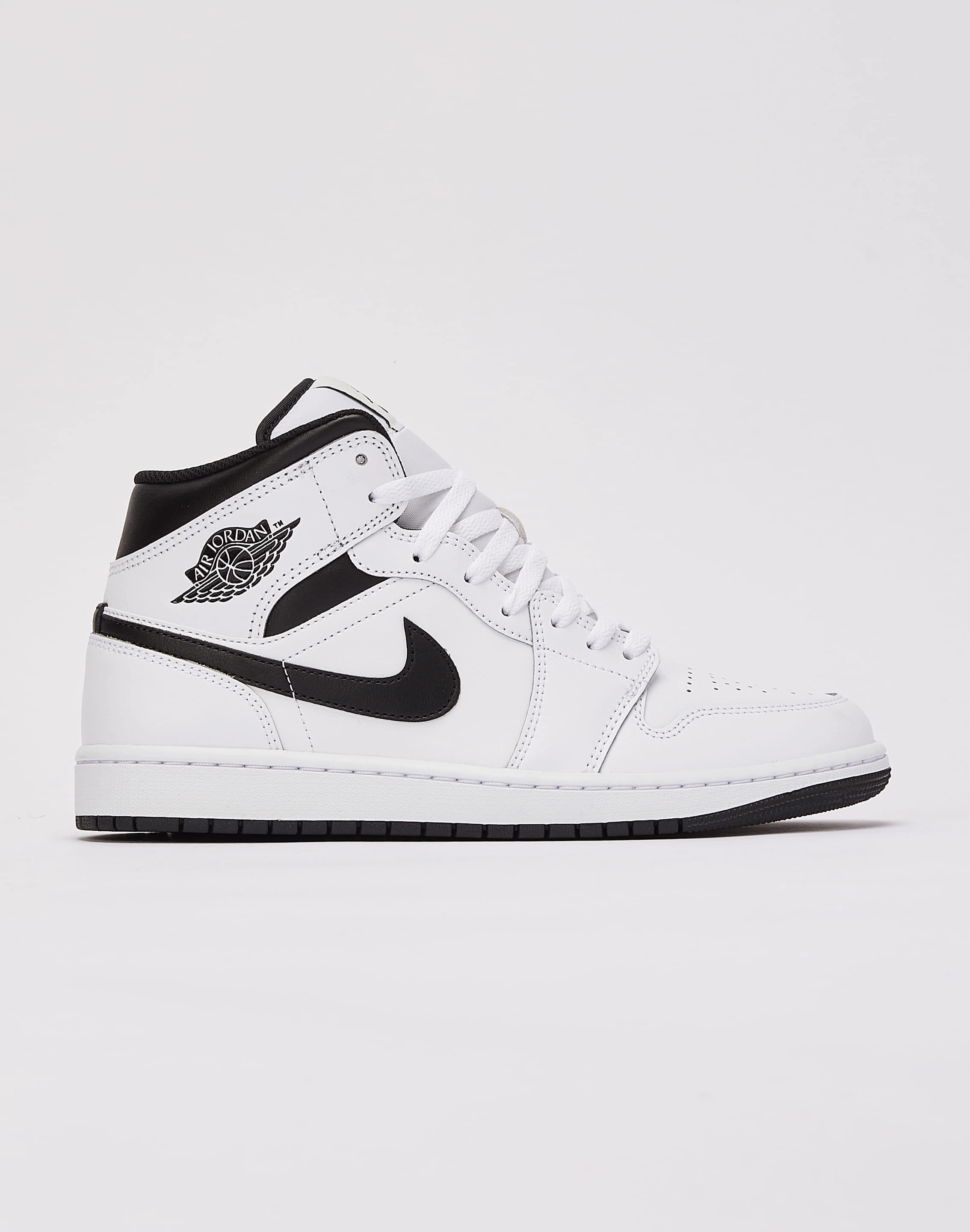 Jordan Air Jordan 1 Mid Clothing assortments Fashion exhibitions