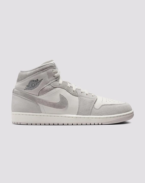 Jordan Air Jordan 1 Mid SE Fashion rental Fashion advice