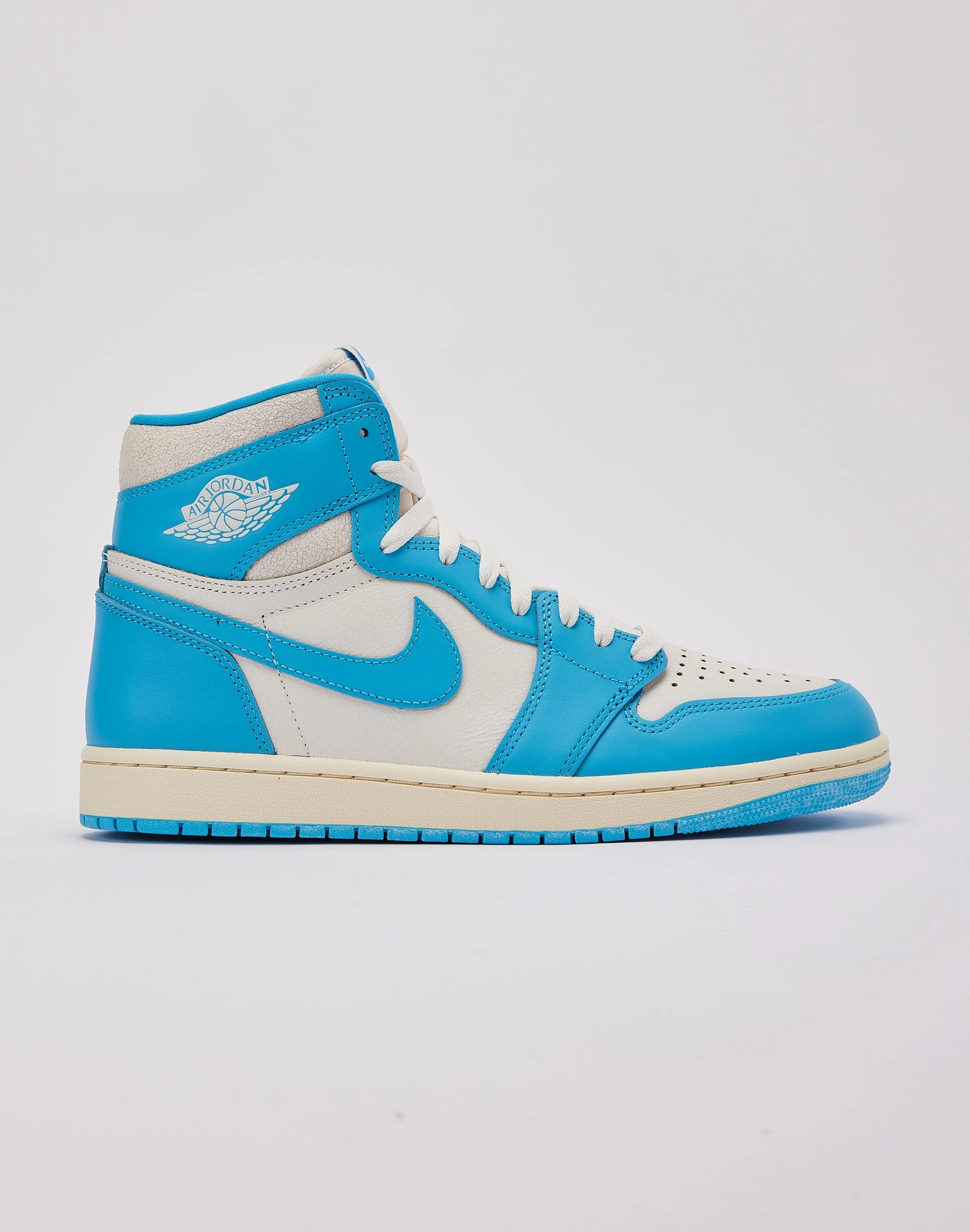 Jordan Air Jordan 1 Retro High OG 'UNC Reimagined' Preppy style items Embroidered fashion