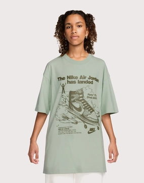 Jordan Oversized Graphic Tee Fashion catalog Denim products