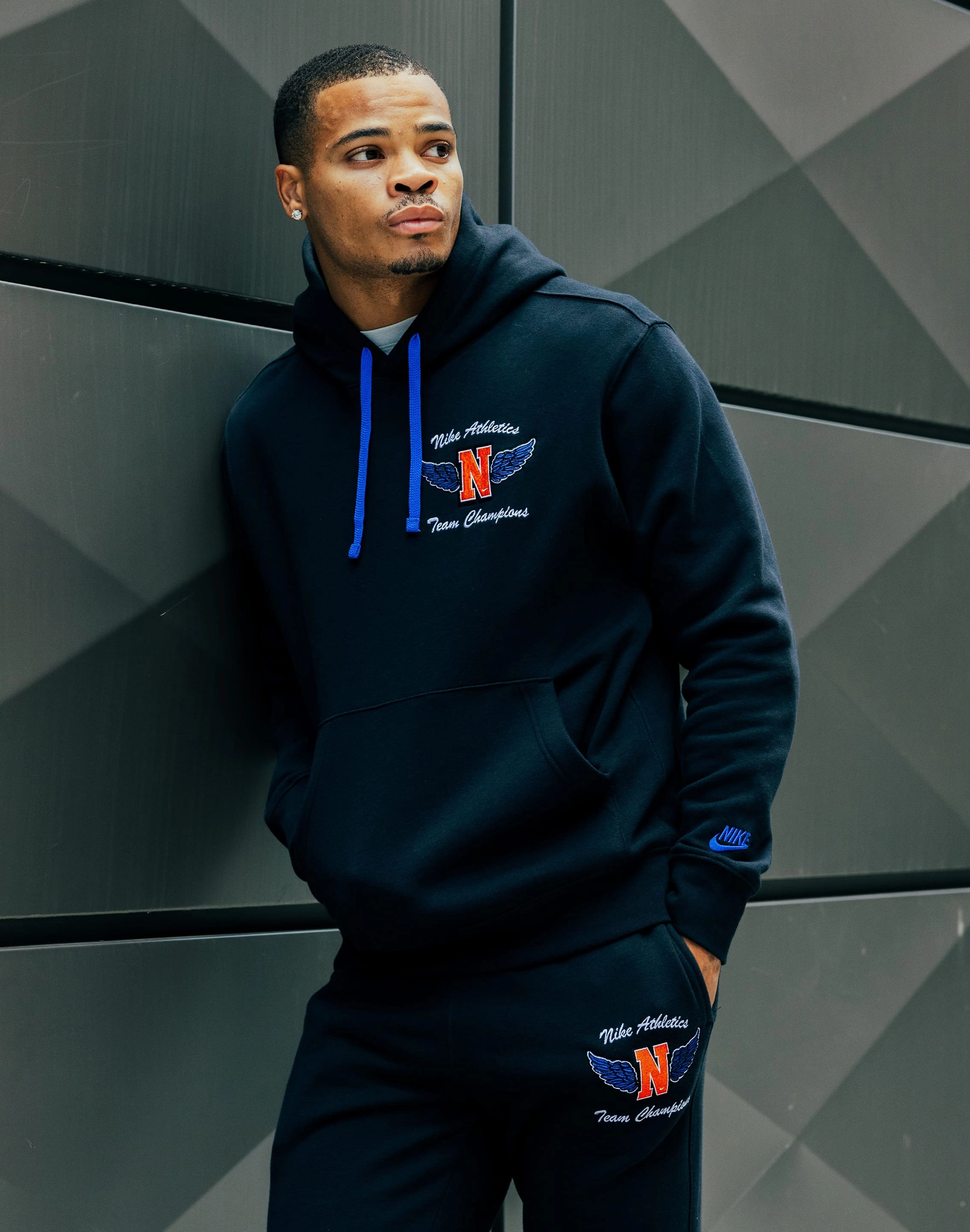 Minimalist fashion Nike Swoosh High Club Fleece Pullover Hoodie Street fashion