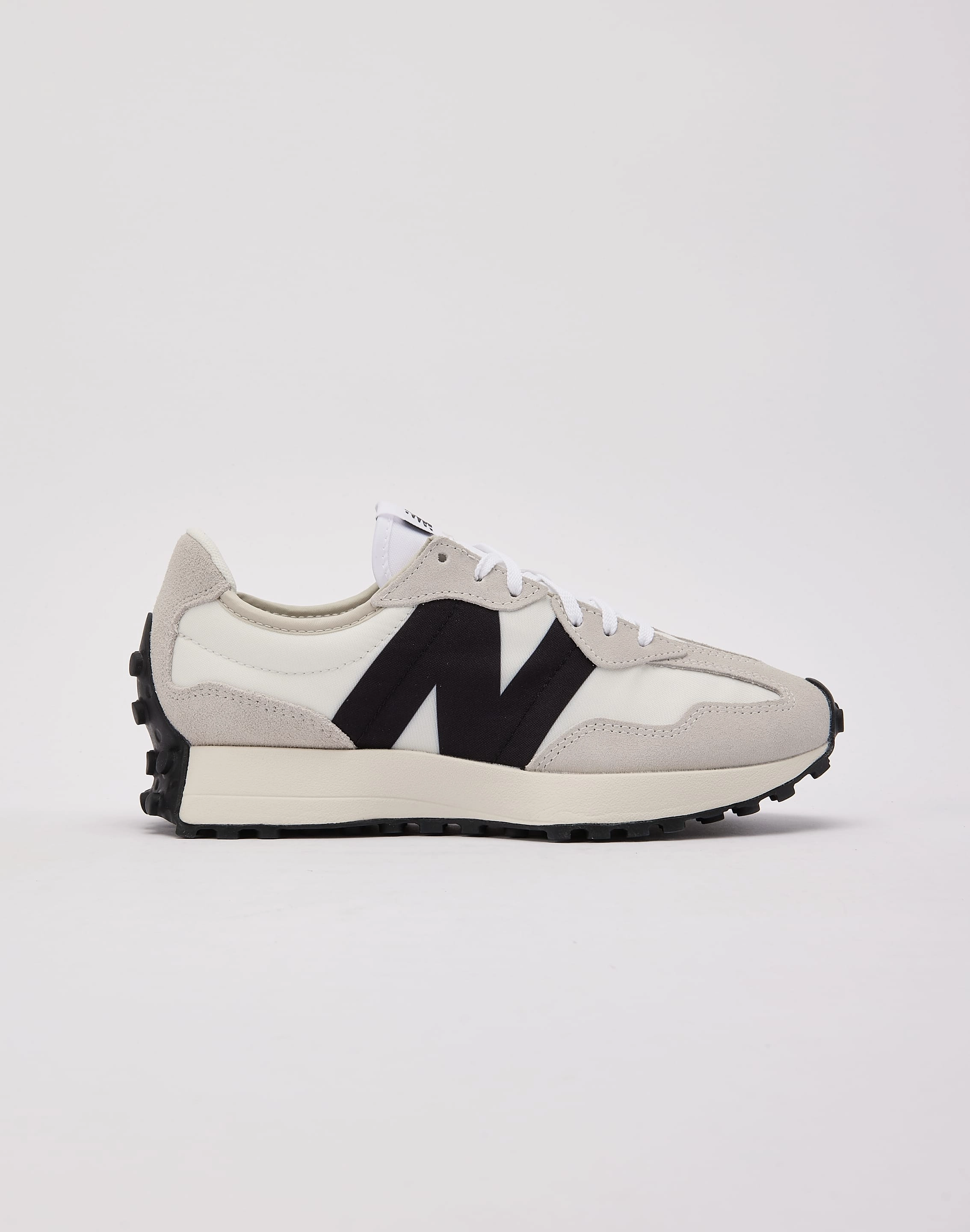 Modern fashion New Balance 327 Fashion exhibitions