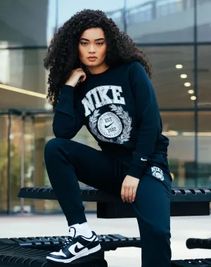 Nike Club Fleece Crewneck Sweatshirt Fashion culture Fashion-forward items