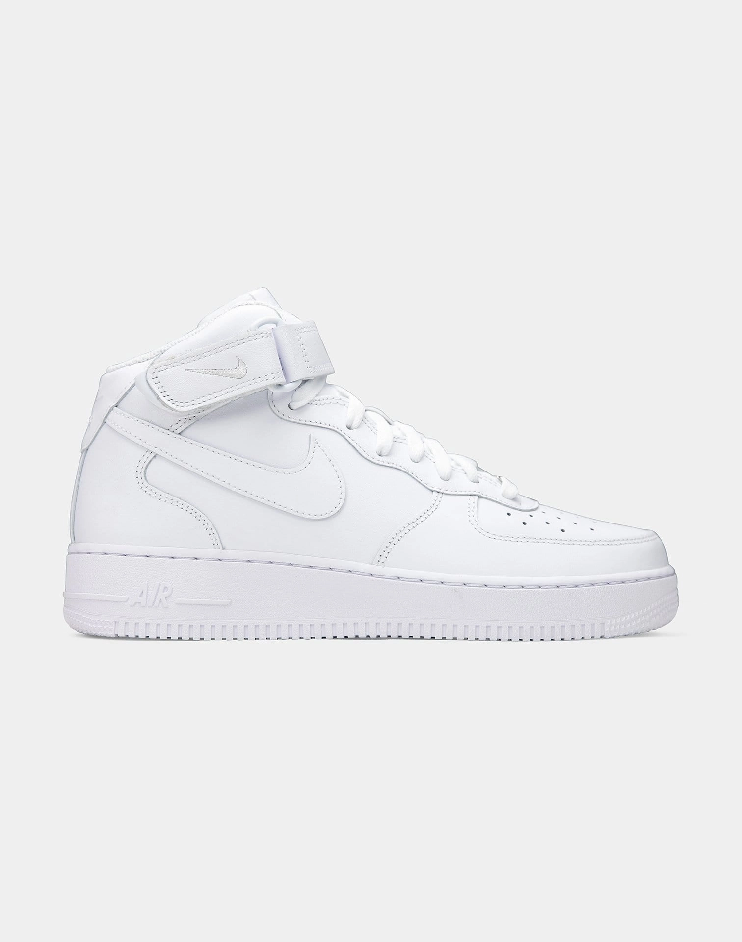 Nike Air Force 1 '07 Mid Fashion shows Sustainable fashion practices