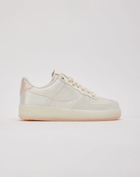 Nike Air Force 1 Low '07 LV8 Vintage - inspired fashion Fashion catalog