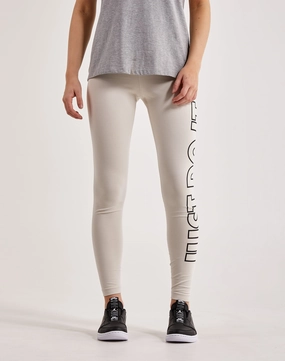 Nike Classics High-Waisted Leggings Casual wear options Fashion trends by region