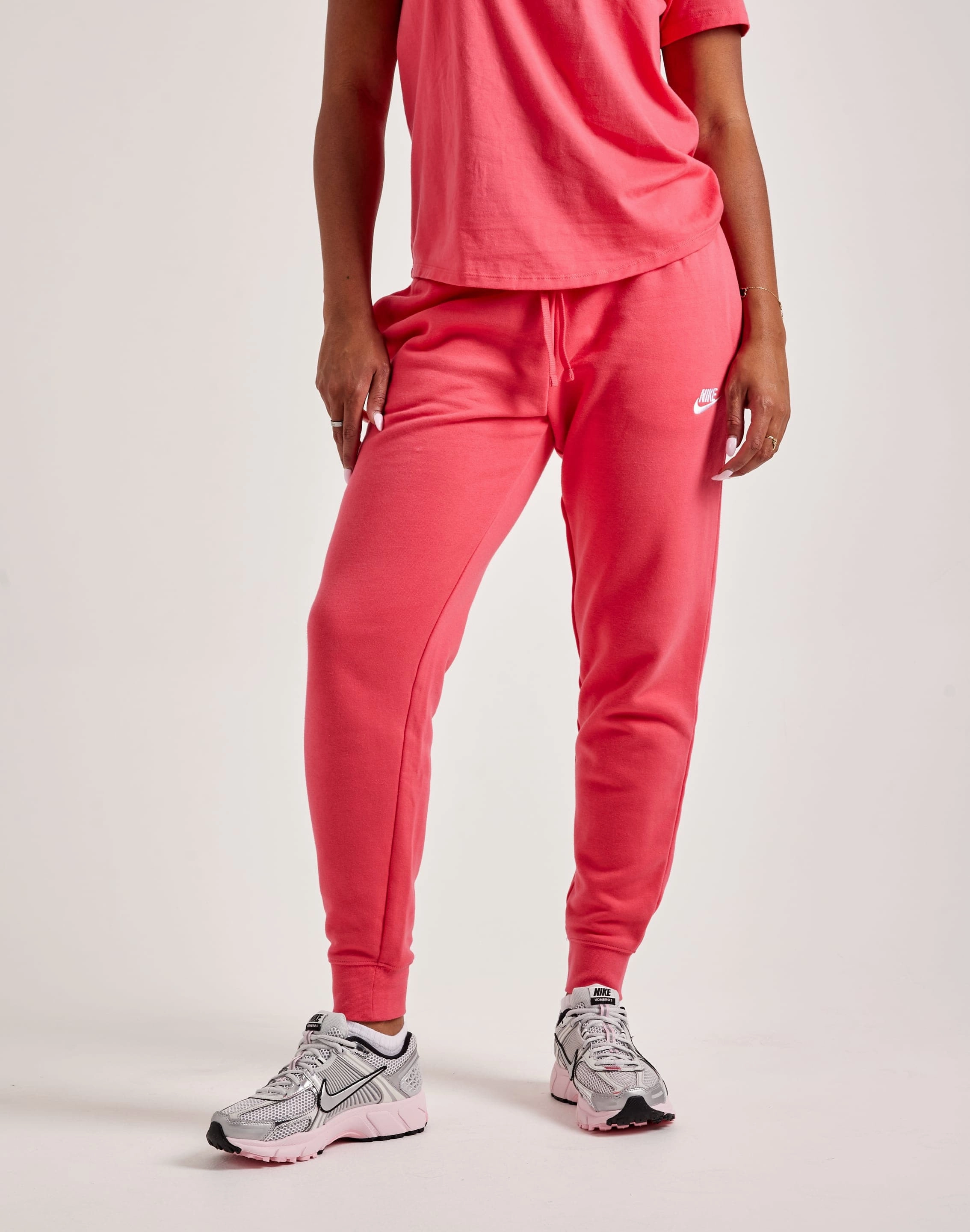 Nike Club Fleece Mid-Rise Pants Party wear Comfortable apparel