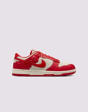 Nike Dunk Low "Roses" Fashion care (washing, ironing, etc.) Quality apparel