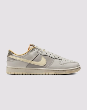 Nike Dunk Low Retro &nbsp;"Light Bone/Coconut Milk/College Grey"&nbsp;Shoe Fashion shows Wool - sourced fashion
