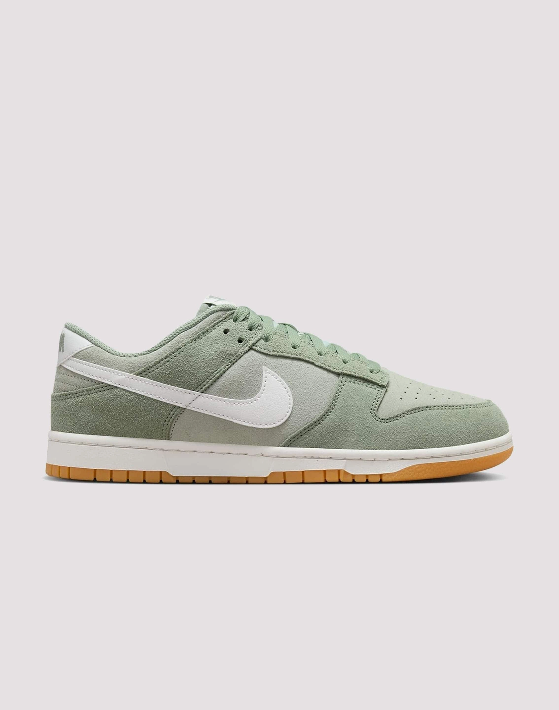 Nike Dunk Low SE Fashion sizes Preppy style items