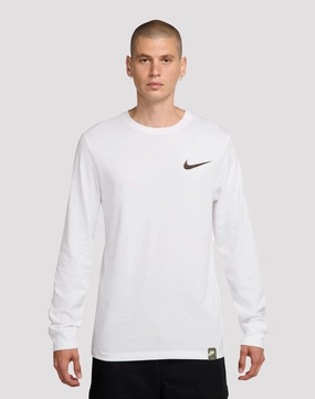Nike Sportswear Club Long-Sleeve Tee Fashion culture Fashion brands