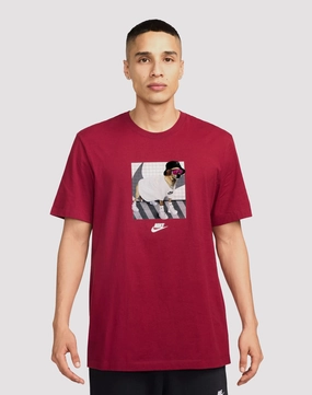 Nike Sportswear Club Red Tee Organic fashion products Hip - hop fashion