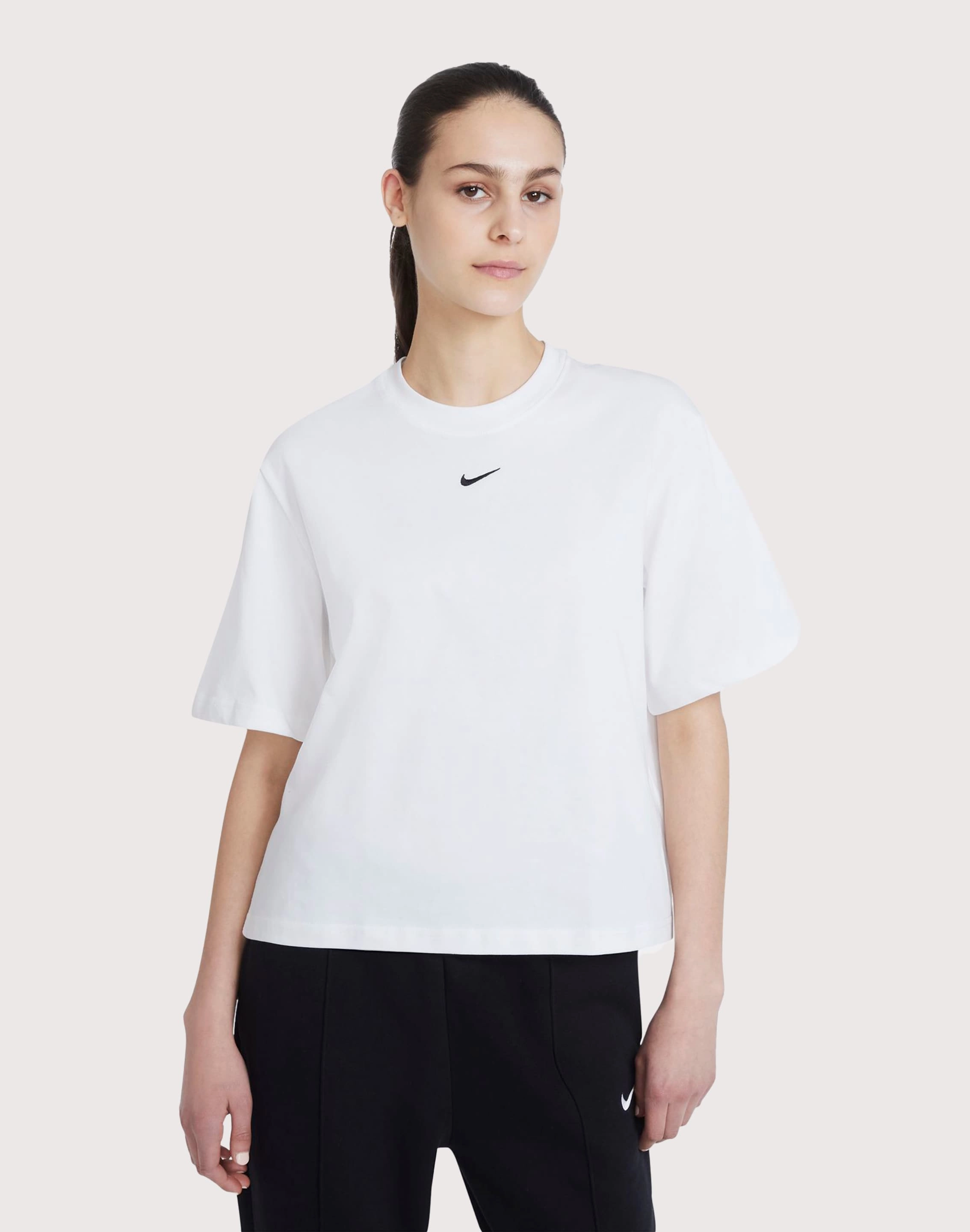 Nike Sportswear Essentials Boxy White Tee Fashion subscription services Fashion bloggers' picks