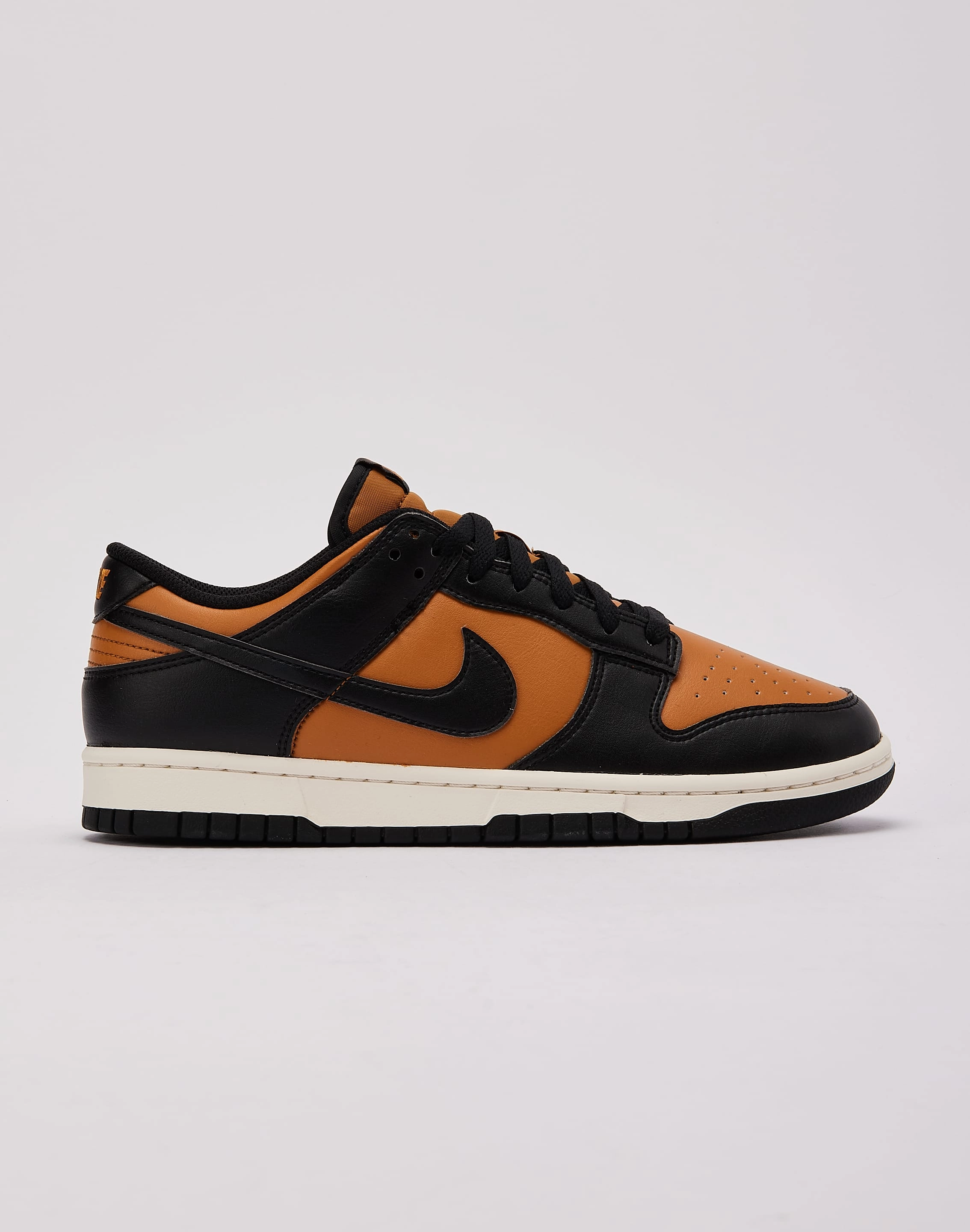 Online fashion shopping Nike Dunk Low Comfortable apparel