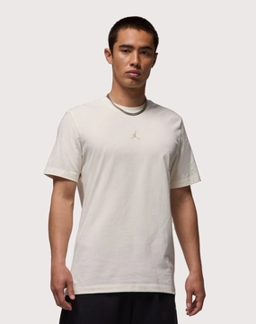 Outerwear options Jordan Flight Essentials AJ Tee Classic fashion pieces