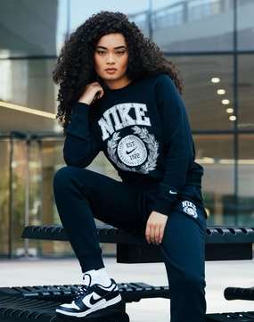 Outerwear options Nike Club Fleece Crewneck Sweatshirt Printed fashion