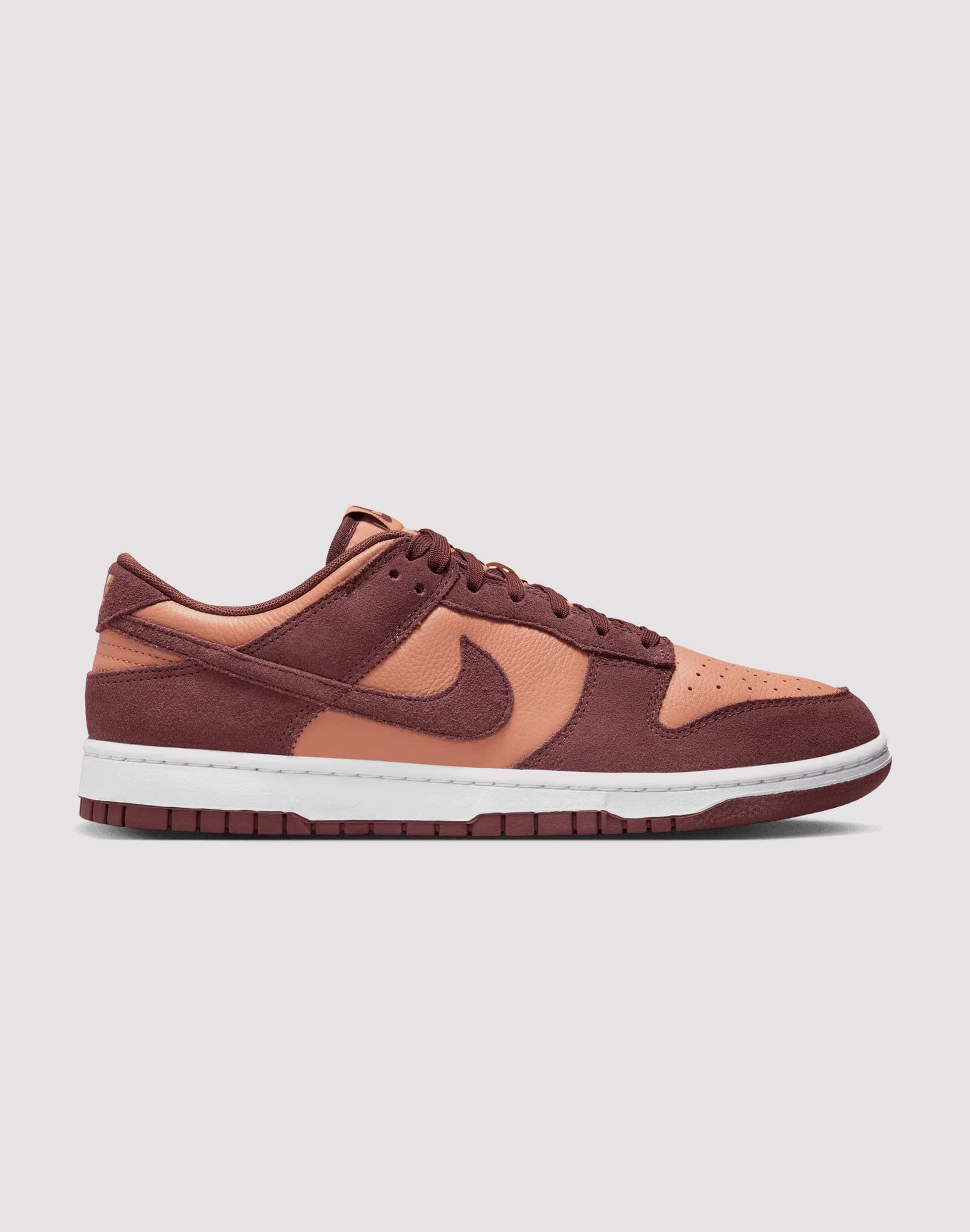 Patterned fashion (floral, stripes, etc.) Nike Dunk Low SE Fashion essentials