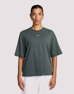 Popular fashion picks Nike Sportswear Essential Boxy Tee Fashion history