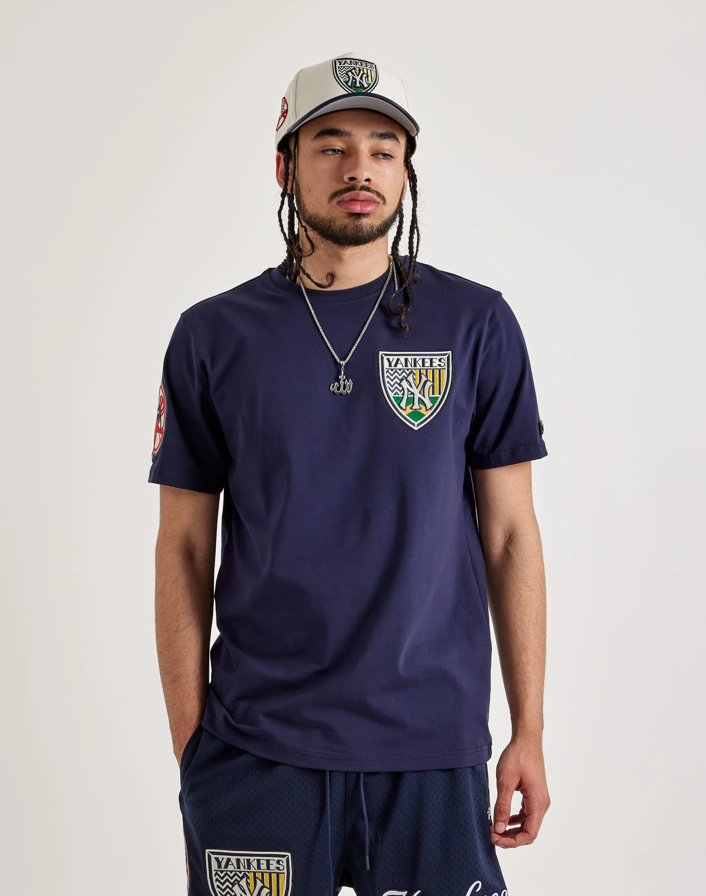 Pro Standard New York Yankees Tee Minimalist fashion Affordable fashion