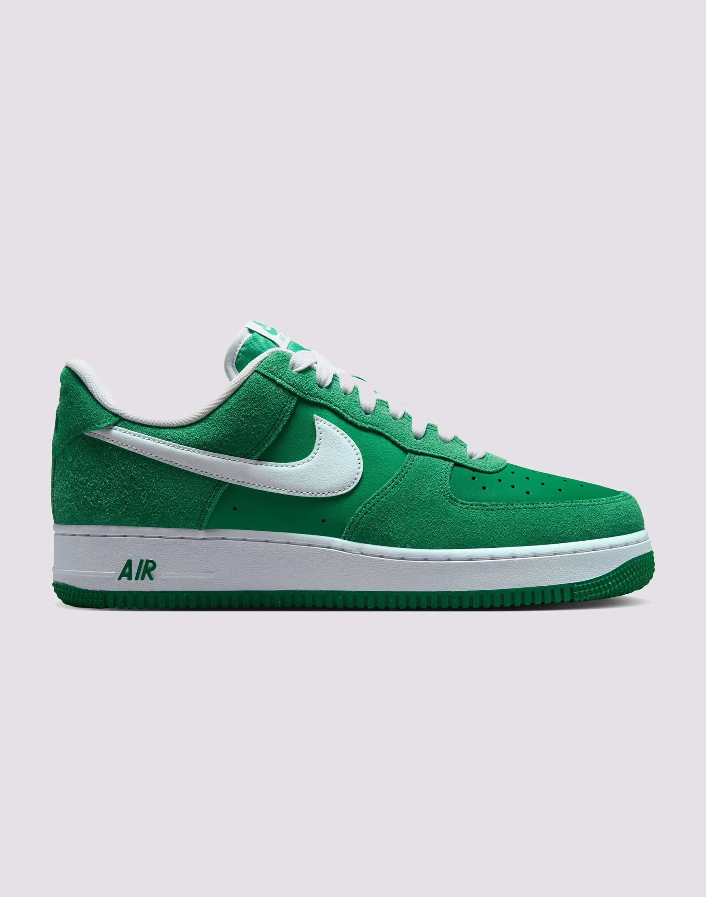 Seasonal wear Nike Air Force 1 '07 SK8 Apparel finds