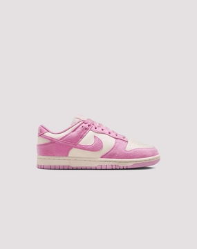 Smart casual wear Nike Dunk Low "Sail/Pink Rise" Fashion history