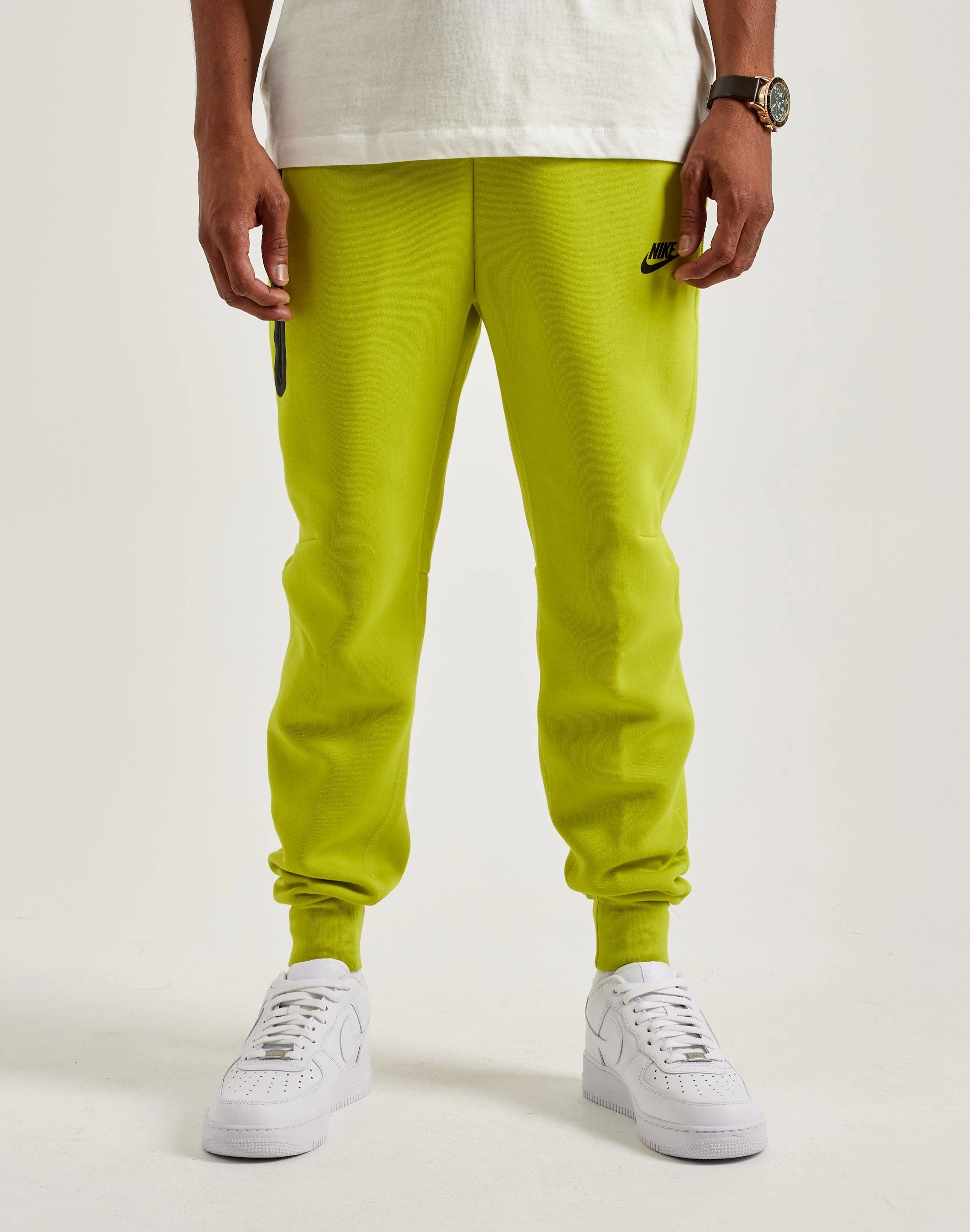 Smart casual wear Nike Tech Fleece Slim-Fit Joggers Runway fashion