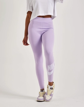 Style statements Nike Classics High-Rise Futura Leggings Upcycled fashion